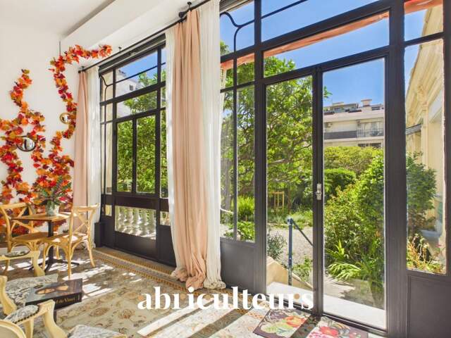 Loft de caractère de 66 m² – Plein sud sur jardin – Palais niçois — photo du bien