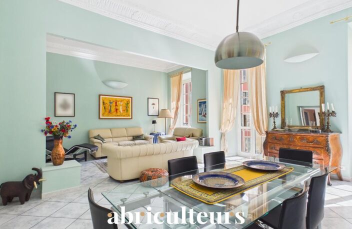 Superbe appartement traversant rénové en vente À 30 mètres du Port de Nice (06300) — photo 2