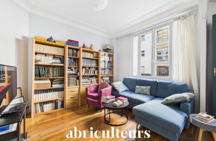 4 pièces au calme sur cour arborée – Charme de l’ancien – Paris 15e Convention – 72 m² — photo 2
