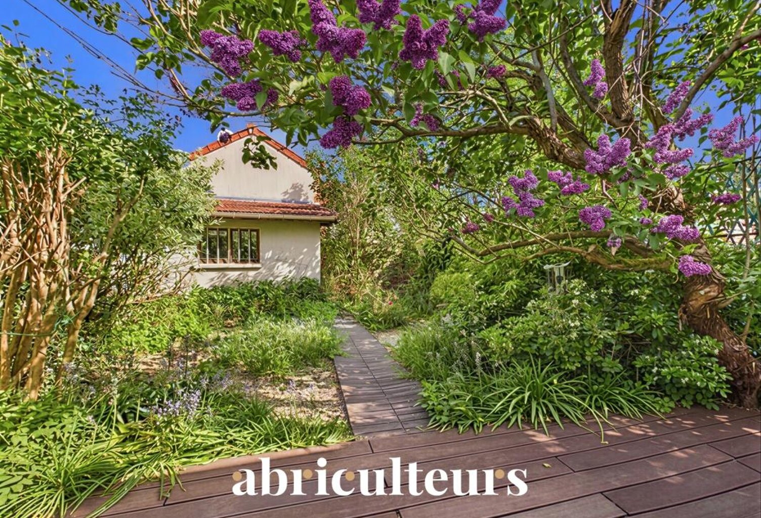 Clamart : Maison familiale lumineuse, 4 chambres, jardin, dépendance et fort potentiel — photo 1