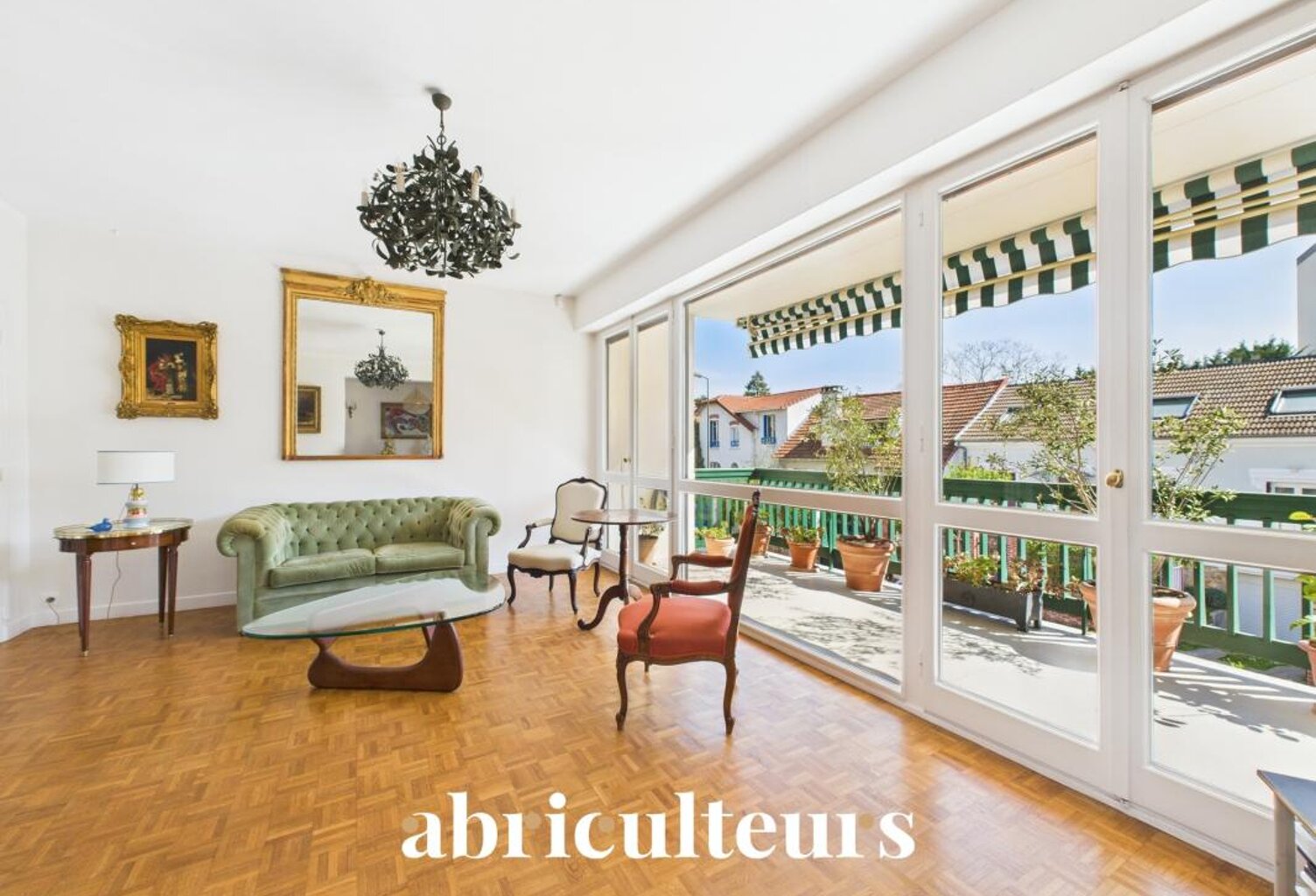 Appartement familial de 120 m² – 4 chambres – Balcons, Box & Cave - Bourg-la-Reine — photo 1