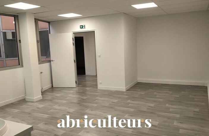 Bureaux de  45M² pouvant convenir pour un cabinet médical  en location à Chartres (28000) — photo 4