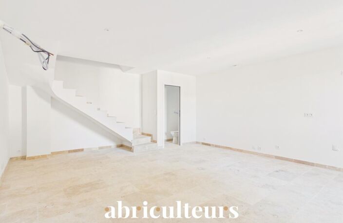 Maison T4 avec parking — Centre du village et vue Chaîne des Costes - Lambesc (13410) — photo 2