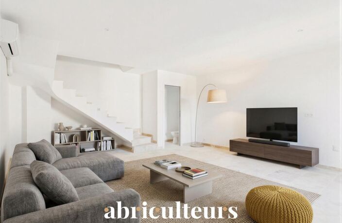 Maison T4 avec parking — Centre du village et vue Chaîne des Costes - Lambesc (13410) — photo 3