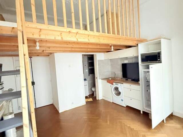 1er/4eme Marseille Appartement T2 meublé décoré loué 730€/mois — photo du bien
