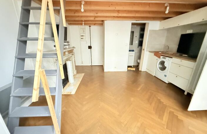 1er/4eme Marseille Appartement T2 meublé décoré loué 730€/mois — photo 3