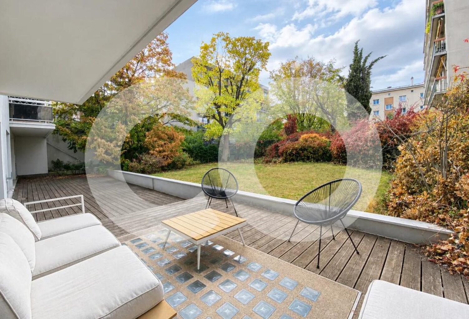 Corpimmo vous propose en exclusivité: A toute proximité du Pont de Saint-Cloud et du métro, nous vous proposons ces bureaux lumineux, traversants avec une belle terrasse privative de 71 m² donnant sur un jardin clos — photo 1