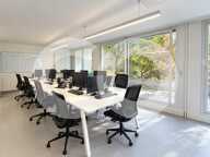 Corpimmo vous propose en exclusivité: A toute proximité du Pont de Saint-Cloud et du métro, nous vous proposons ces bureaux lumineux, traversants avec une belle terrasse privative de 71 m² donnant sur un jardin clos — photo 2
