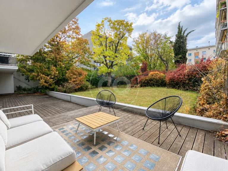 Corpimmo vous propose en exclusivité: A toute proximité du Pont de Saint-Cloud et du métro, nous vous proposons ces bureaux lumineux, traversants avec une belle terrasse privative de 71 m² donnant sur un jardin clos — photo 1