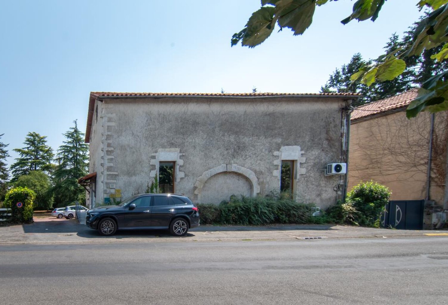 Immeuble loué - 211 m² - Ruffec (16) — photo 1