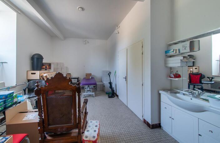 Immeuble loué - 211 m² - Ruffec (16) — photo 4