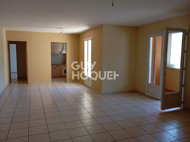 LOCATION : appartement T3 (80 m²) à CARPENTRAS — photo du bien