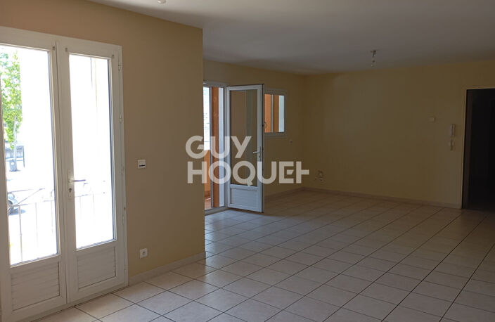 LOCATION : appartement T3 (80 m²) à CARPENTRAS — photo 2