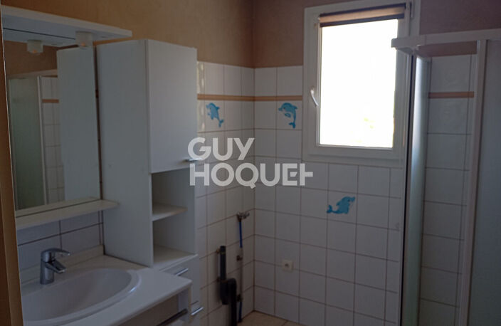 LOCATION : appartement T3 (80 m²) à CARPENTRAS — photo 5