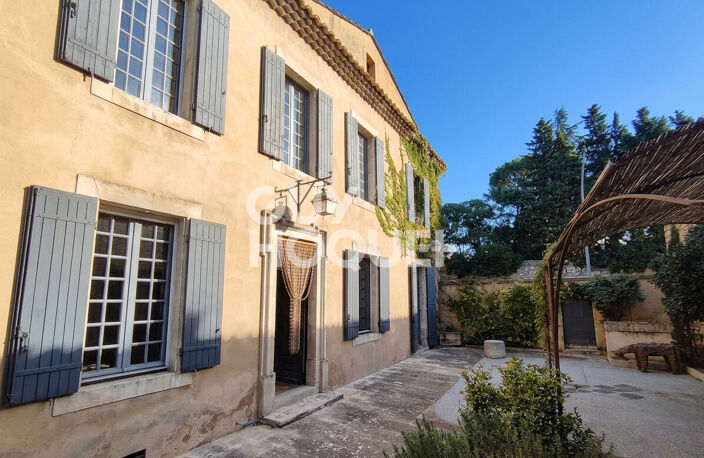 Carpentras - Maison de 253 m² - 9 pièces - 5 chambres - Cour intérieure - Proximité commodités — photo 2