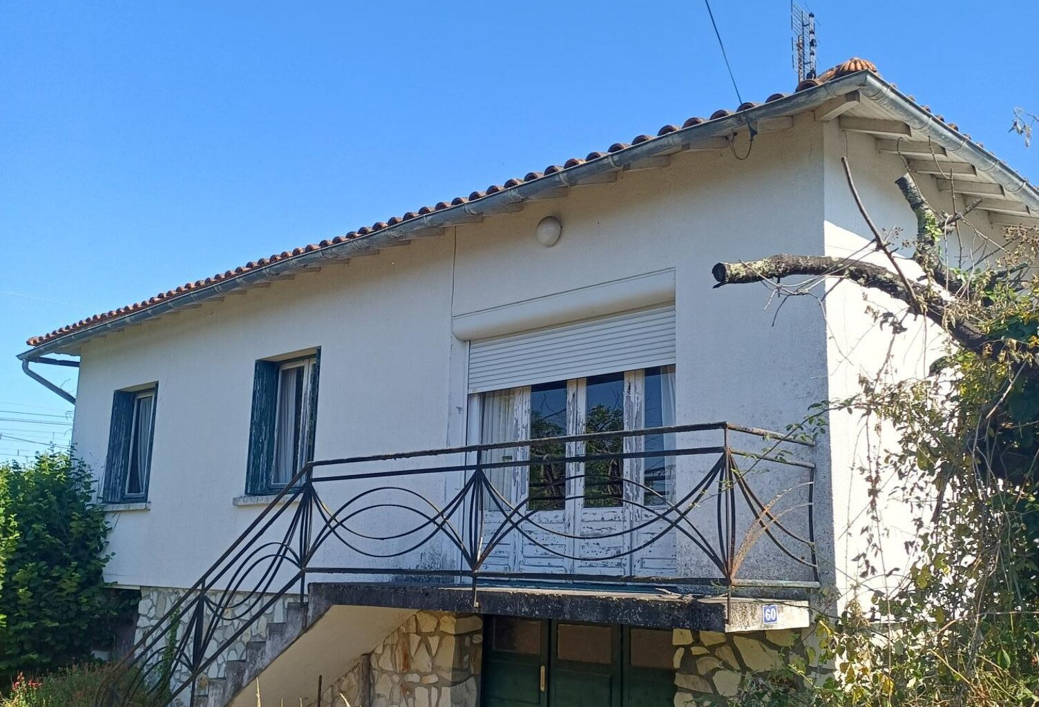 Maison de ville avec grand jardin. Garage. — photo 1