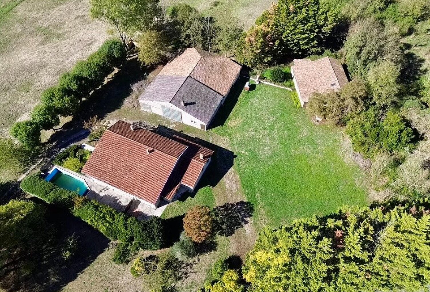 Propriété sur 3,19 ha avec deux dépendances — photo 1