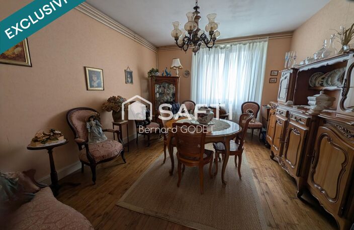 Bernard Godet vous présente cet immeuble situé à Ruffec — photo 2