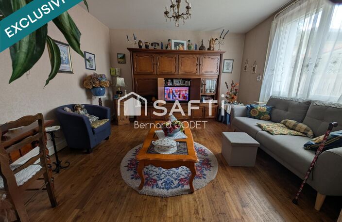 Bernard Godet vous présente cet immeuble situé à Ruffec — photo 3