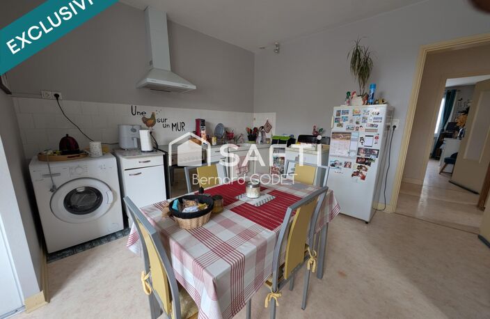 Bernard Godet vous présente cet immeuble situé à Ruffec — photo 4