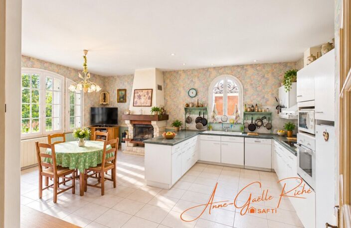 Maison de caractère, 7 chambres, jardin arboré et dépendances — photo 4