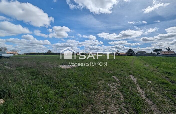 VOISSAY : TERRAIN BORNÉ, LIBRE DE CONSTRUCTEUR — photo 2
