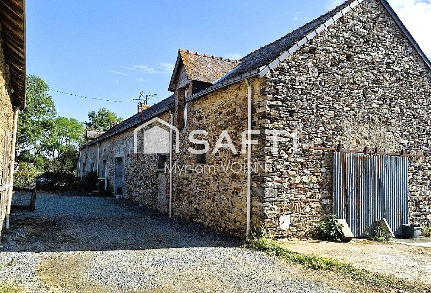 Rare sur le marché, 10 hectares, logements, étang. — photo 1