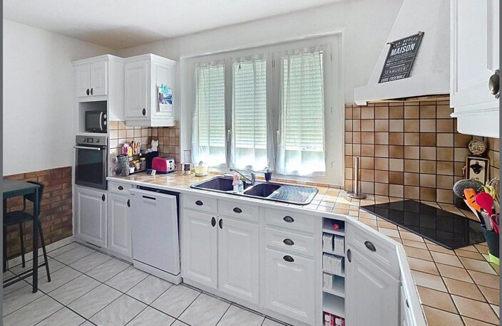 Maison familiale 4 chambres,sous sol complet,jardin — photo 4