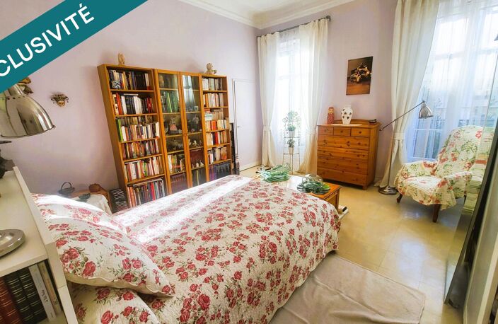 Bas de la rue Paradis , bel appartement T5 dans immeuble Bourgeois — photo 4
