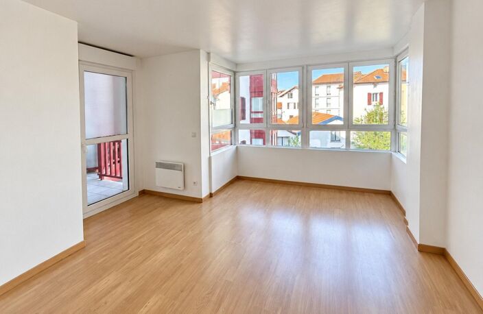 T2 avec balcon, proche gare et commerces — photo 4