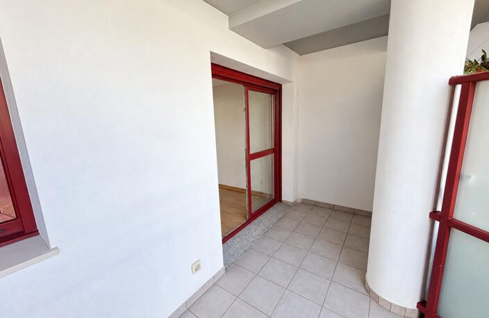 T2 avec balcon, proche gare et commerces — photo 5