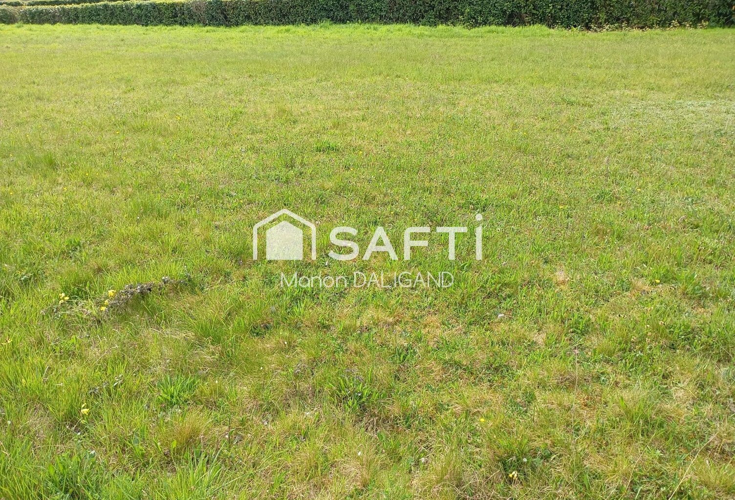 Terrain constructible de 1 010 m2 — photo 1