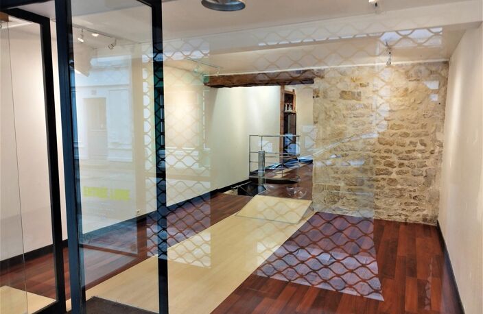 Atelier d'artiste, bien atypique au cœur de la ville de Fontenay Le Comte — photo 5