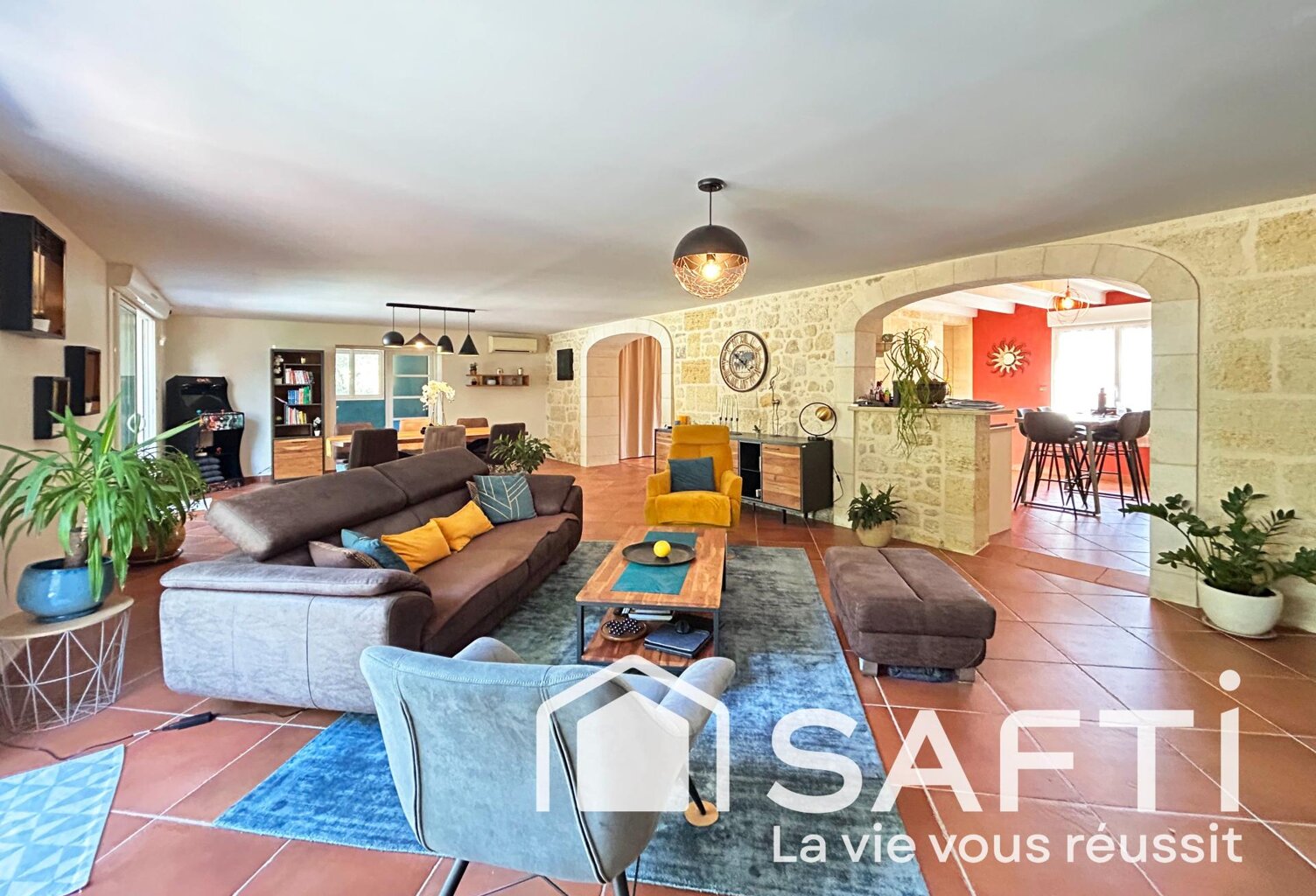 Maison de 223m² - 8 pièces - Piscine - Garage — photo 1