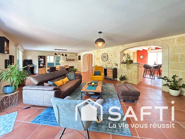 Maison de 223m² - 8 pièces - Piscine - Garage — photo du bien