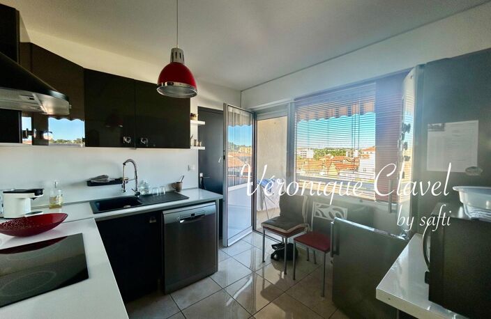Bel appartement de 70m2  vue dégagée, avec balcon et cave — photo 3
