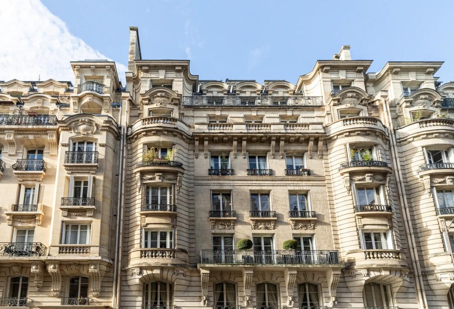 Appartement 1 pièce de 7 m² situé à Paris proche rue de Courcelles — photo 1