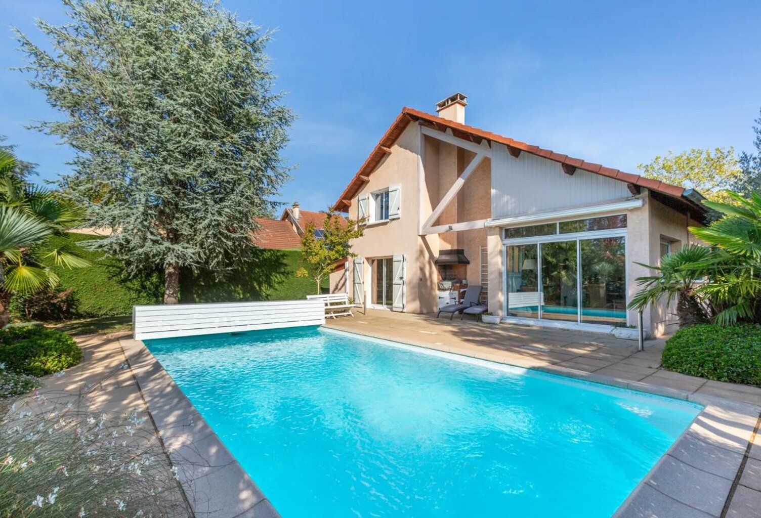 Maison de 8 pièces de 178 m² à La Tour-de-Salvagny — photo 1