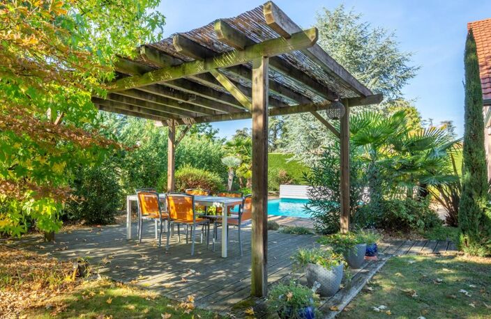 Maison de 8 pièces de 178 m² à La Tour-de-Salvagny — photo 5