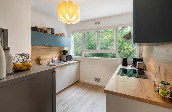 Appartement de 5 pièces de 113 m² à Poitiers — photo 2