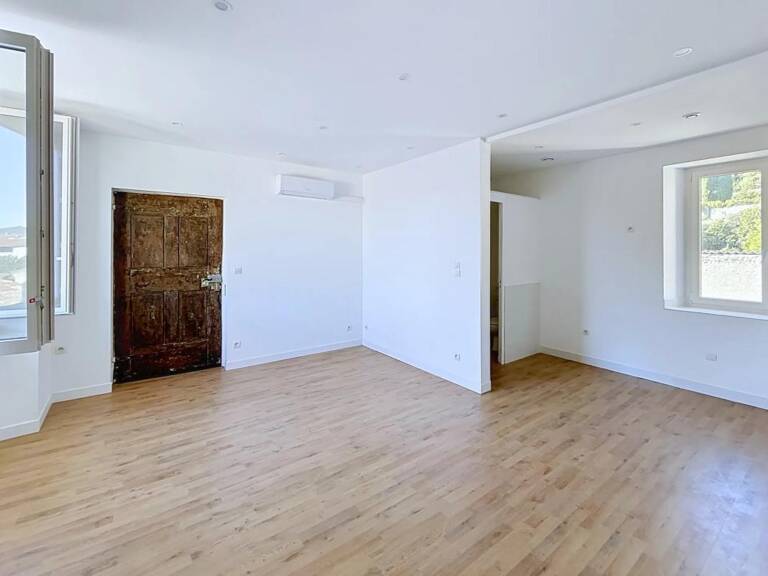 Peyruis – Bel appartement rénové au calme et sans vis-à-vis — photo 1