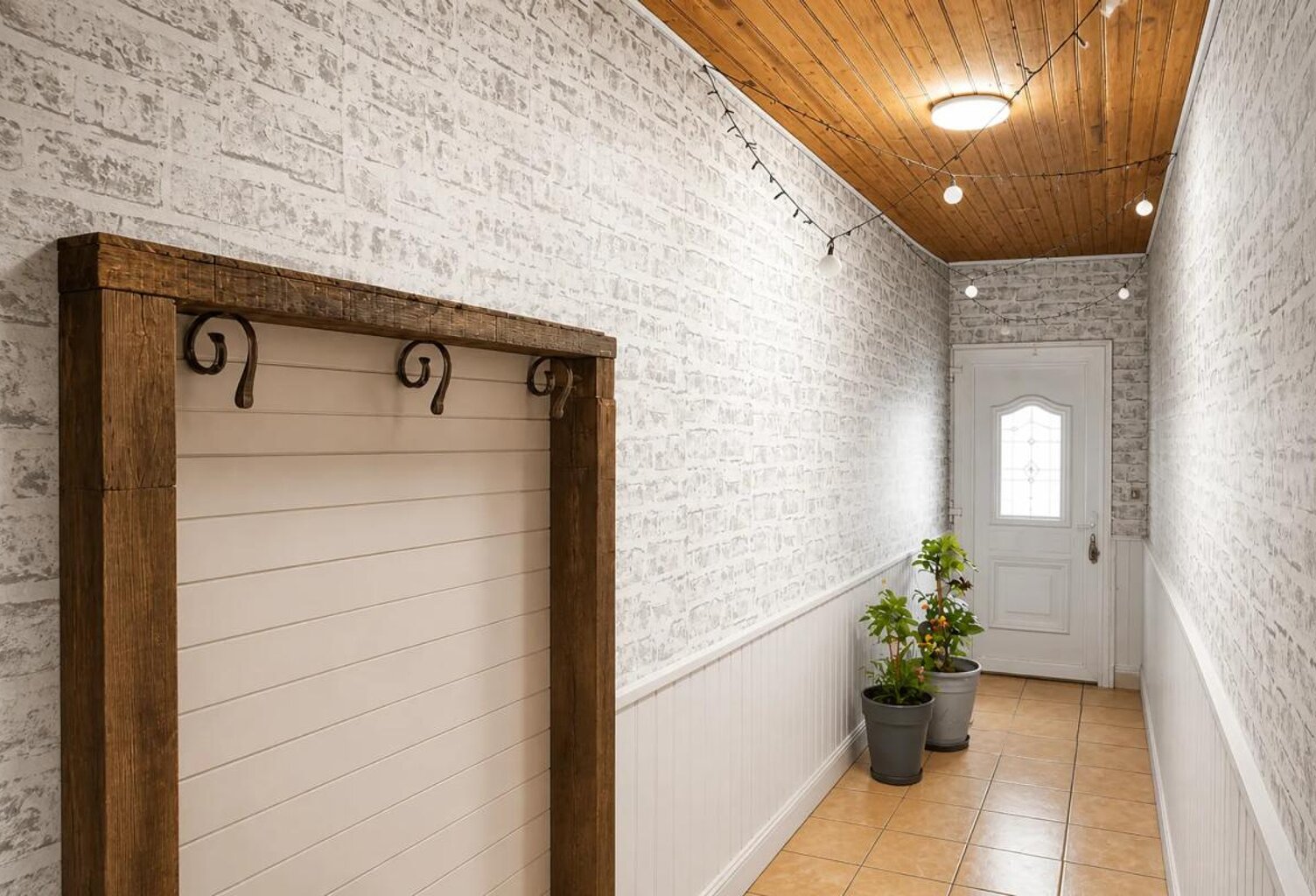 ENSEMBLE IMMOBILIER DE 255 M2 AVEC TERRASSE ET GARAGE A ESCOUSSENS — photo 1