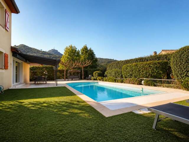 Maison de 6 pièces de 130 m² à Vallon-Pont-d'Arc — photo du bien