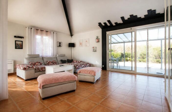 Maison de 6 pièces de 130 m² à Vallon-Pont-d'Arc — photo 3