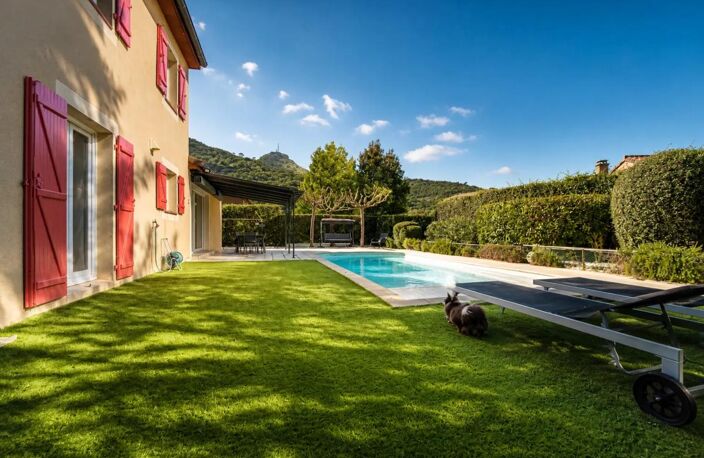 Maison de 6 pièces de 130 m² à Vallon-Pont-d'Arc — photo 4