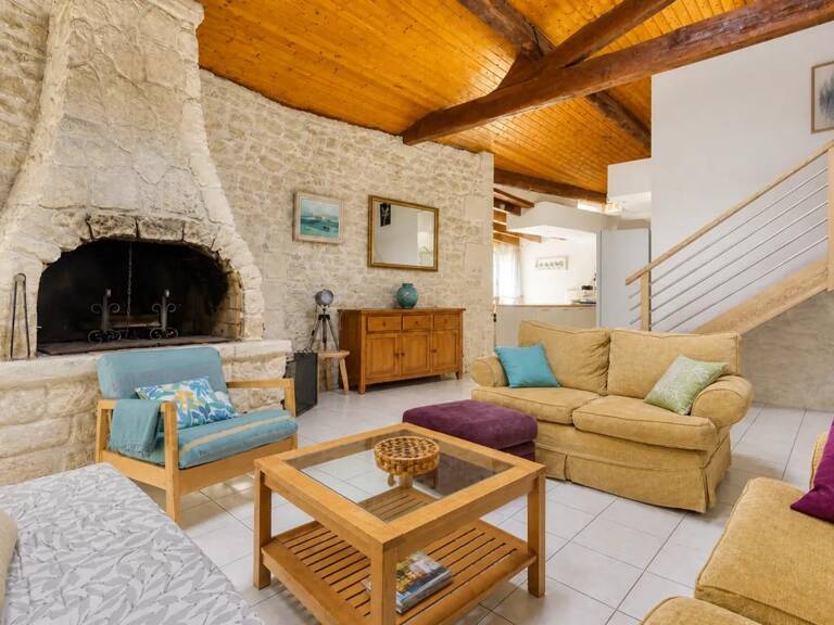 Maison de 5 pièces de 160 m² et Chalet  à Chenac-Saint-Seurin — photo 1