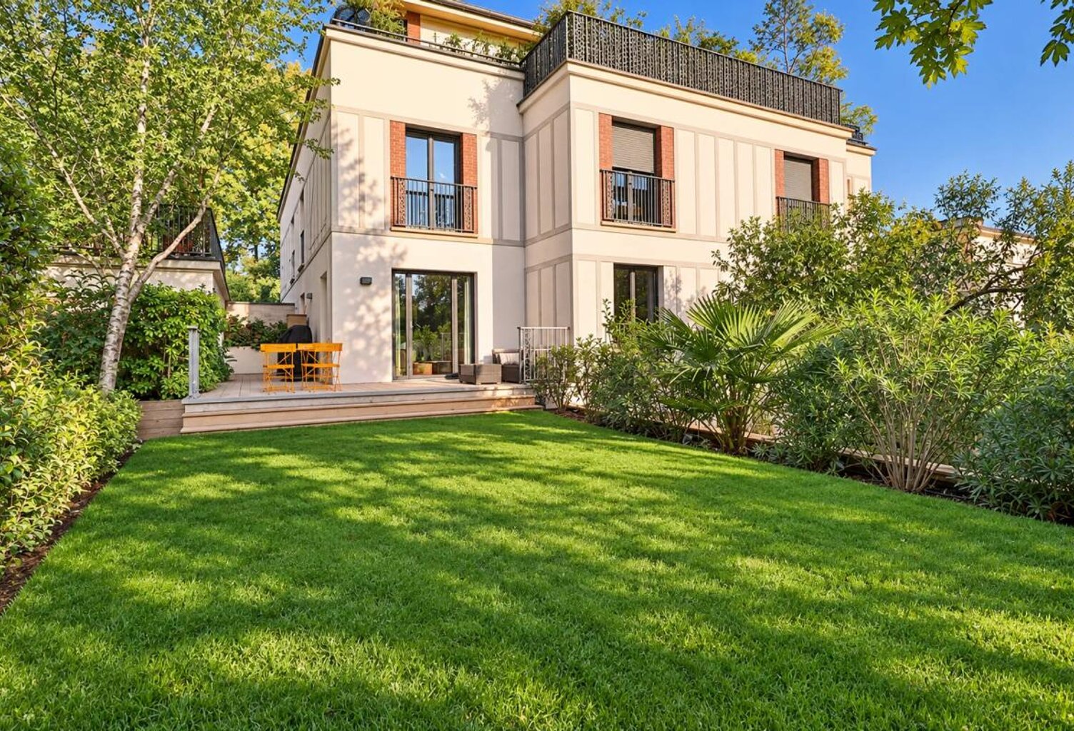 GARCHES – LE COTTAGE – 2 PIÈCES – 52 M² – TERRASSE & JARDIN PRIVATIFS – PISCINE – DOMAINE D'EXCEPTION — photo 1