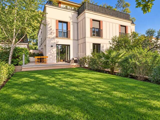 GARCHES – LE COTTAGE – 2 PIÈCES – 52 M² – TERRASSE & JARDIN PRIVATIFS – PISCINE – DOMAINE D'EXCEPTION — photo du bien