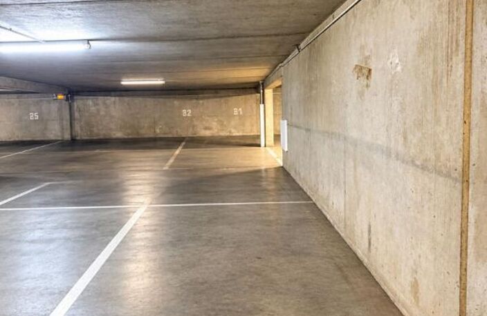 Parking souterrain sécurisé dans une résidence de standing — photo 2