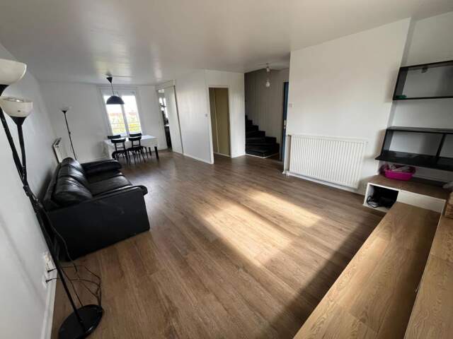 Appartement À Louer — photo du bien